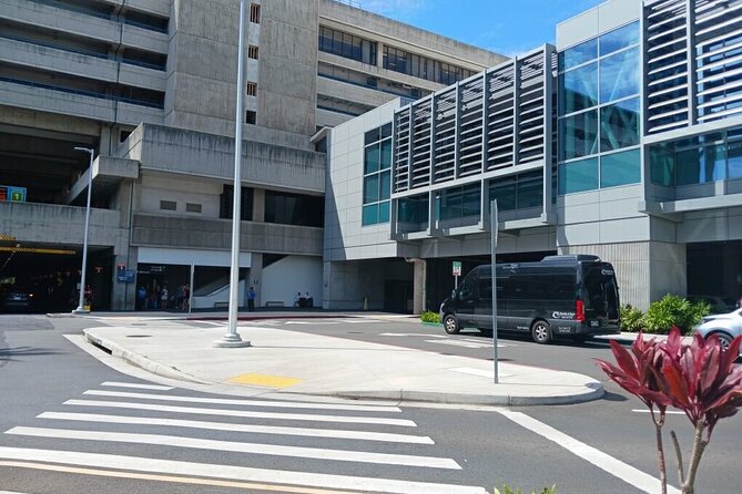 Airport Shuttle - HNL Airport to Waikiki - Who Should Book This, and Who Should Consider Other Options