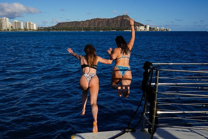Best Waikiki Sunset Cruise:BYOB Sunset Sail with Swimming - Boat size, crowd level, and the stability question