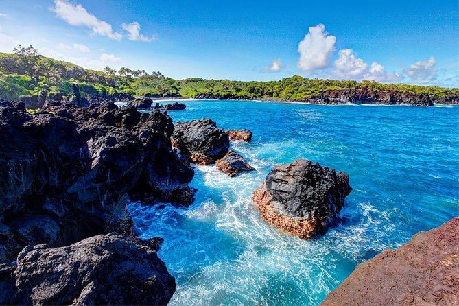 Day Trip from Oahu to Maui: Road to Hana Adventure - A Maui road trip that starts at 5:00am