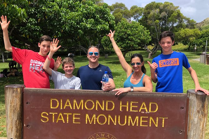 Diamond Head Bike to Hike and Local Lunch - Shangri-La view and the Black Point neighborhood vibe