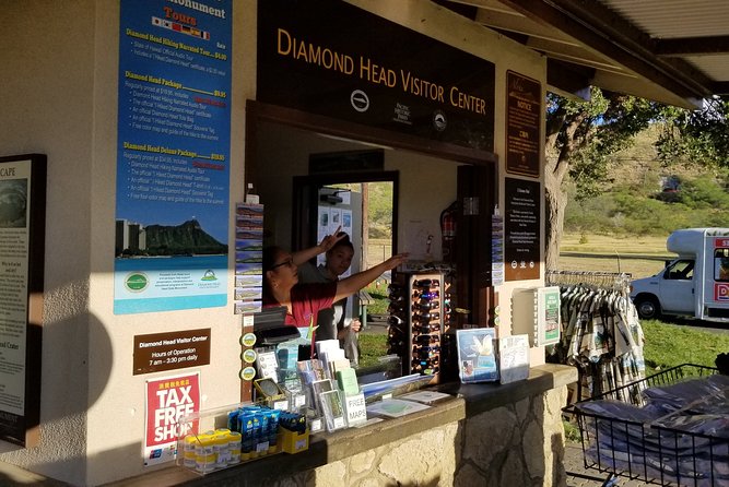 Diamond Head Crater - Getting into Diamond Head: the reservation, map, and trail loop approach