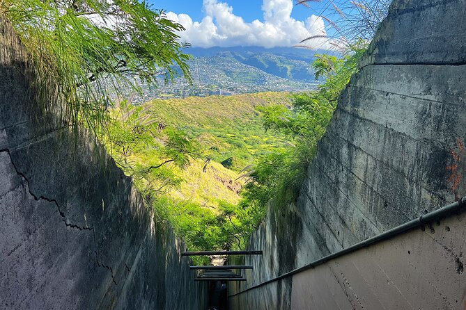 Diamond Head Hiking and Oahu Island Experience feat. North Shore - Diamond Head at Sunrise: The Hike Setup and the Real View Payoff