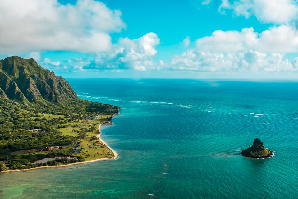 From Honolulu: Oahu 60min Helicopter Tour with Doors Off/On - Kaneohe Bay, Chinaman’s Hat, Ka‘a‘awa Valley, and Sacred Falls