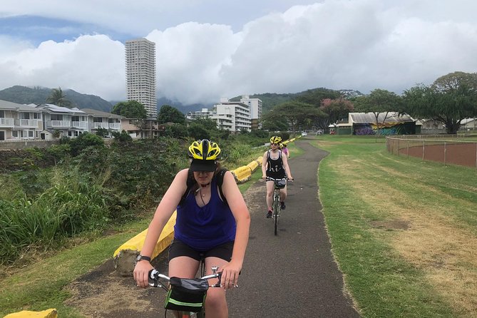 Hawaiian Food Tour by Bike in Oahu - Meeting in Waikiki and getting set up right