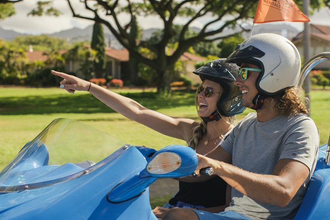 Hawaiian Style Scoot Coupe Rental for the Day - Bluetooth music, maps, and parking wins in Waikiki area