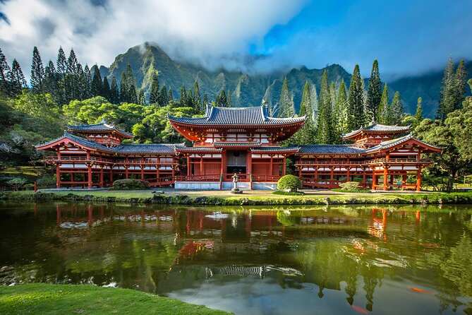Hidden Gems of Oahu Circle Island Tour with Byodo In Temple - Kapiʻolani Park and the Waikīkī Aquarium area: a local intro to Diamond Head