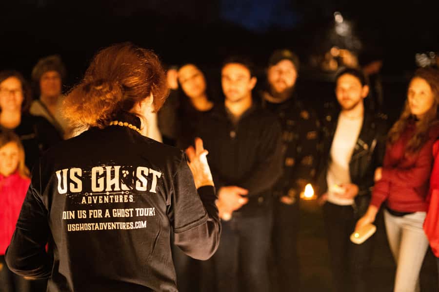 Honolulu Haunts: Ghosts and Spirits Walking Tour - The Tour Style: Story-First Guides and Lantern-Led Timing