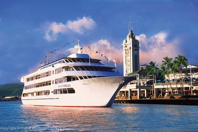 Honolulu: Pacific Star Sunset Dinner Cruise and Show - The Show While You Dine: contemporary entertainment at your table