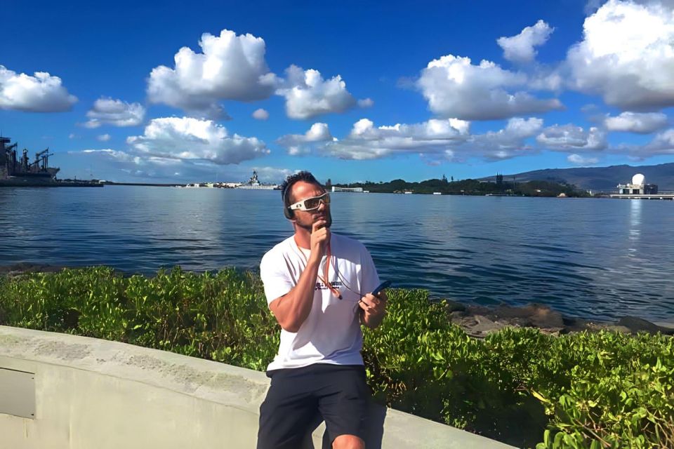 Honolulu: Pearl Harbor, USS Arizona Memorial [Early Access] - Honolulu Harbor and Aloha Tower: the morning changes gears