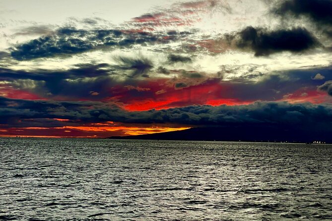 Honolulu Sunset Dinner Cruise with Friday Fireworks Show - Dining Timing: The Real-Life Tradeoff With Fireworks
