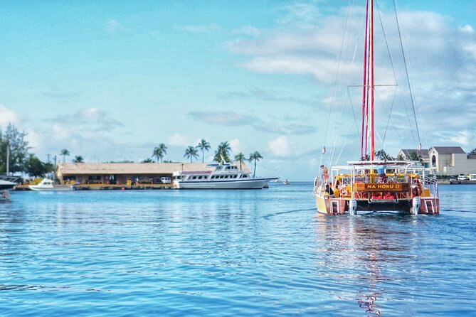 Honolulu Sunset Sail from Kewalo Harbor Including Drinks - The party-vs-romance balance: who this is perfect for