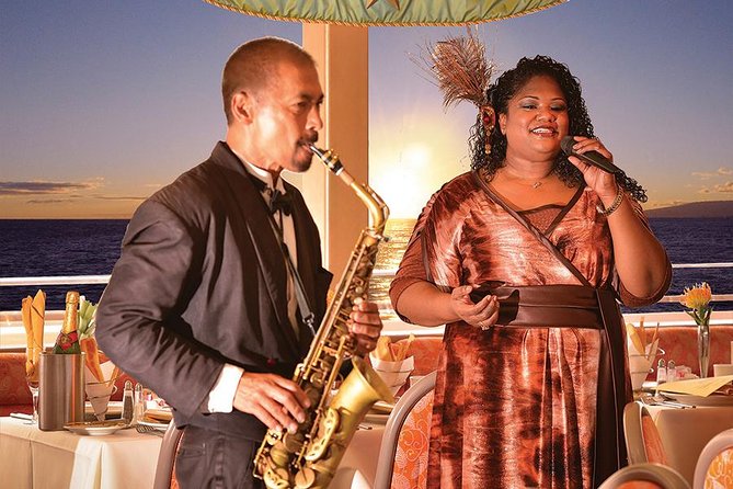 Honolulu: Three Star Deluxe Sunset Dinner Cruise and Show - Drinks, the toast, and that Champagne question