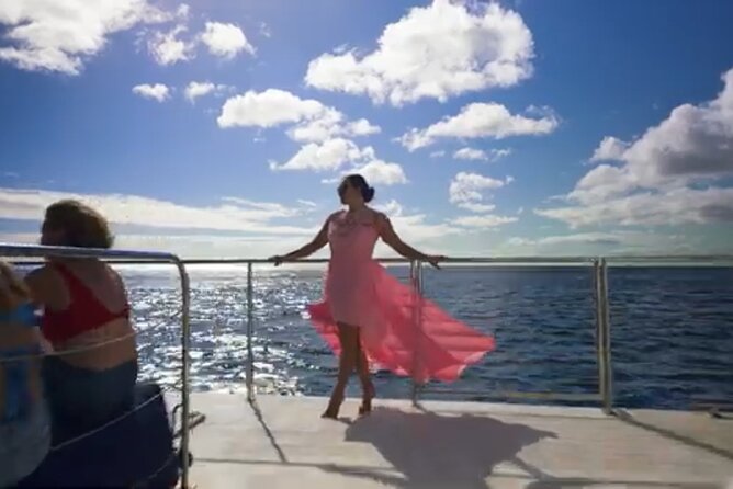 Luxury Catamaran Cruise from Oahu - Fast Catamaran Timing: Day vs. Sunset on Oahu
