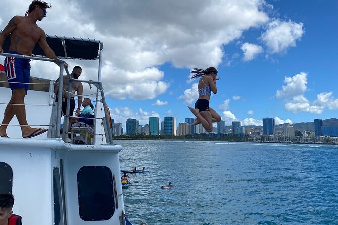 Oahu 5-in-1 Deluxe Cruise: Turtle Snorkeling & Ocean Activities - Kayaks and Paddleboards: Fun, but It’s Not Open Exploration