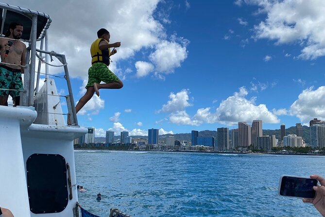Oahu 5-in-1 Deluxe Cruise: Turtle Snorkeling & Ocean Activities - Value for $59: When the “5-in-1” Math Works