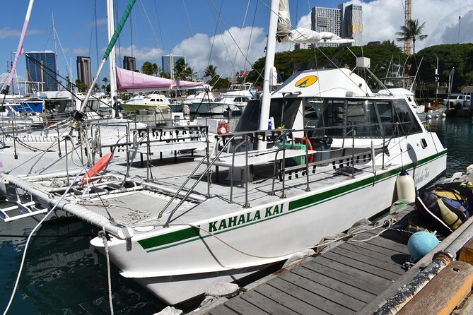 Oahu Catamaran Waikiki Sunset on 40 Foot Catamaran: Food and BYOB - Onboard food and drinks: pupus, refreshments, and BYOB