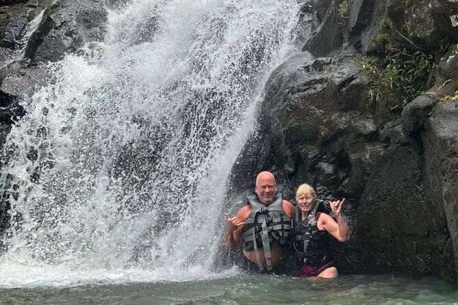 Oahu Circle Island Tour with Waimea Waterfall - Halona Blowhole, Eternity Beach, and the Windward Drive to Nu’uanu Pali