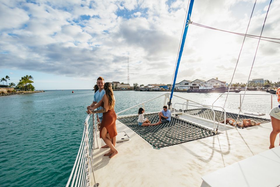 Oahu: Diamond Head Cruise with Drinks & Appetizers - What to Wear and Bring for a Comfortable Sunset Cruise