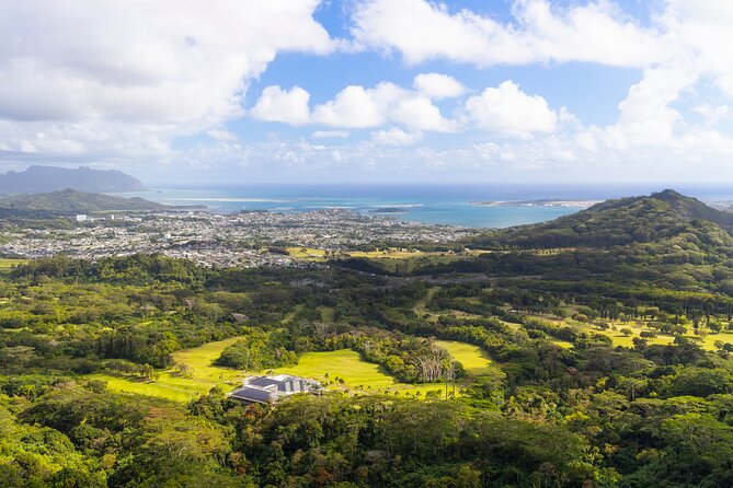 Oahu Grand Circle Island and Haleiwa Tour: 9-Hr Deluxe Experience - Haleiwa town: lunch, shopping, and that North Shore vibe