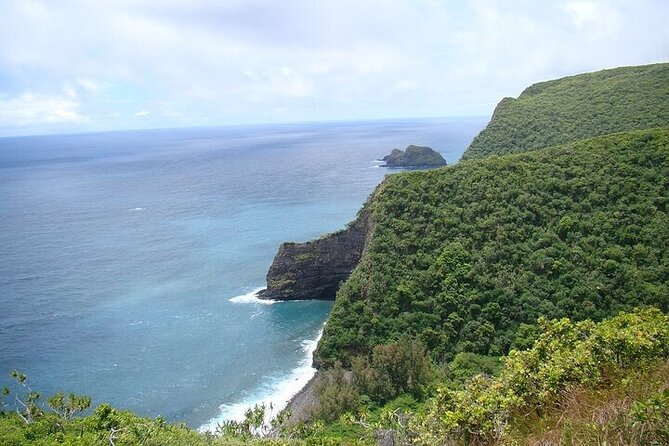 Oahu Grand Circle Island Experience from Waikiki - Haleʻiwa Town Charm and Dole Plantation Pineapple Breaks