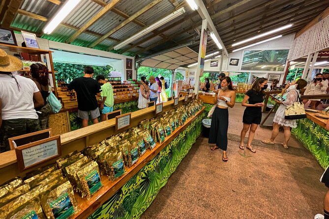 Oahu Island Experience feat the North Shore (Small Group Tour) - Roadside farm stand: quick fruit-and-snack souvenir time