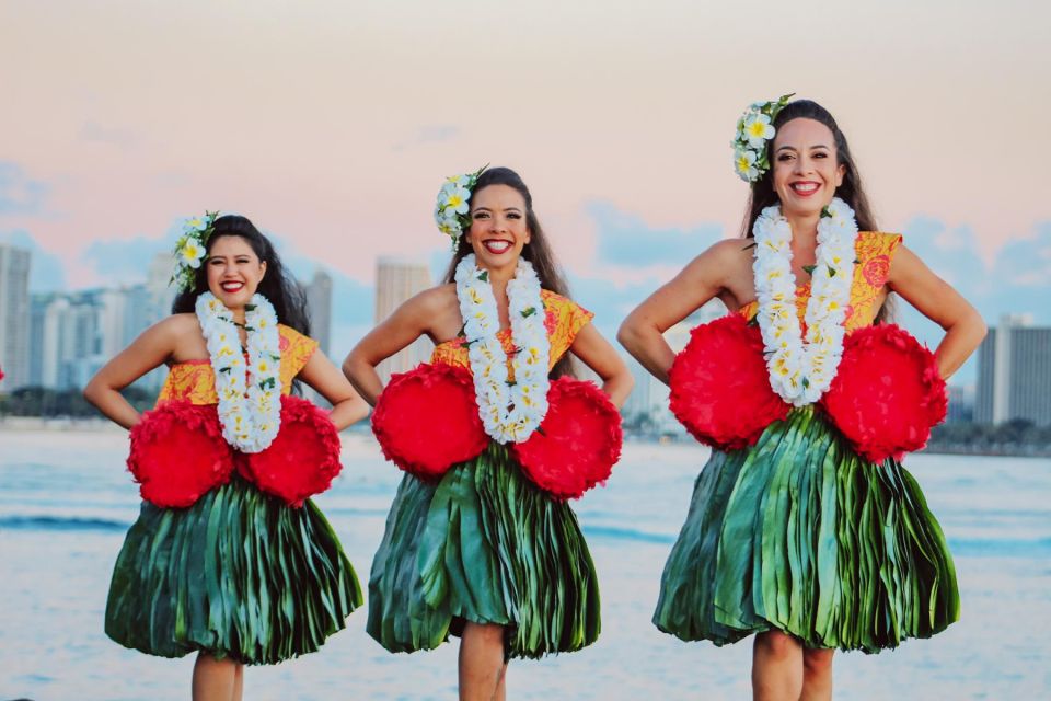 Oahu: Ka Moana Luau Dinner and Show at Aloha Tower - Pre-show cultural activities: where you actually participate