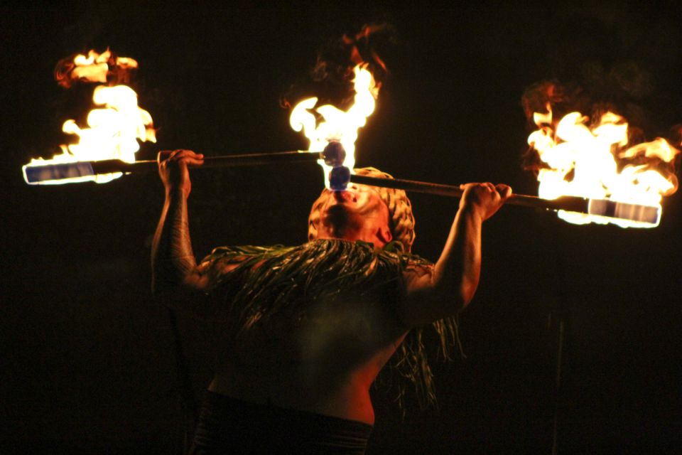 Oahu: Ka Moana Luau Dinner and Show at Aloha Tower - Farm-to-table buffet: what’s included, and how to make it work