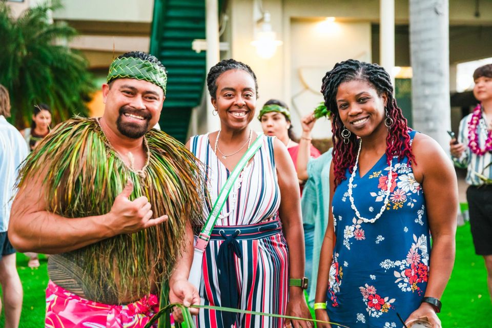 Oahu: Ka Moana Luau Dinner and Show at Aloha Tower - Drinks, Mai Tai options, and the bar menu math
