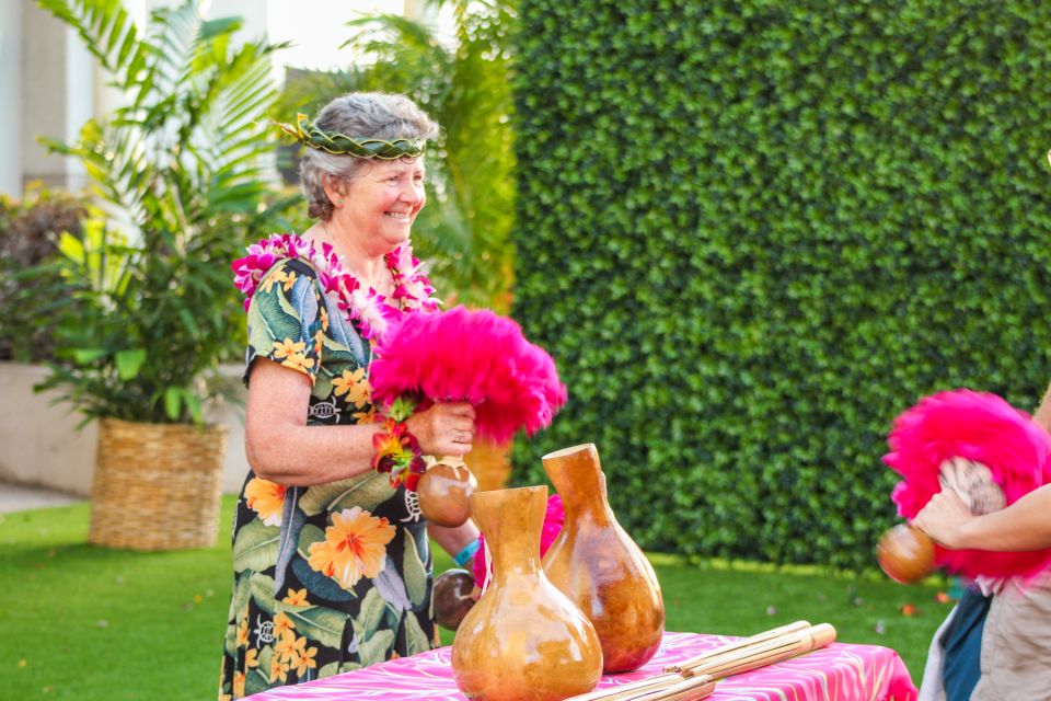 Oahu: Ka Moana Luau Dinner and Show at Aloha Tower - Getting there from Waikiki: transfers help, but your plan still matters