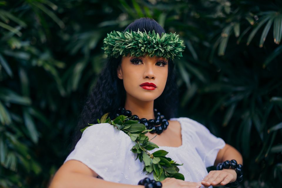 Oahu: Pa'ina Luau Waikiki at Waikiki Beach Marriott Resort - The show’s story: Queen Liliʻuokalani, Polynesian history, and live music
