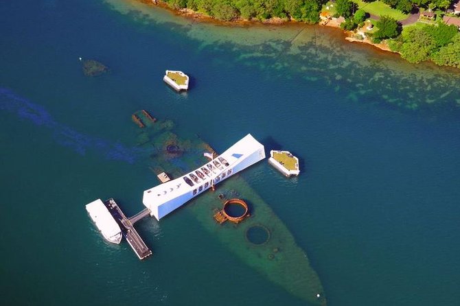 Oahu: Pearl Harbor Complete Experience Passport - Punchbowl Crater Memorial: A Quiet Pause Above Honolulu