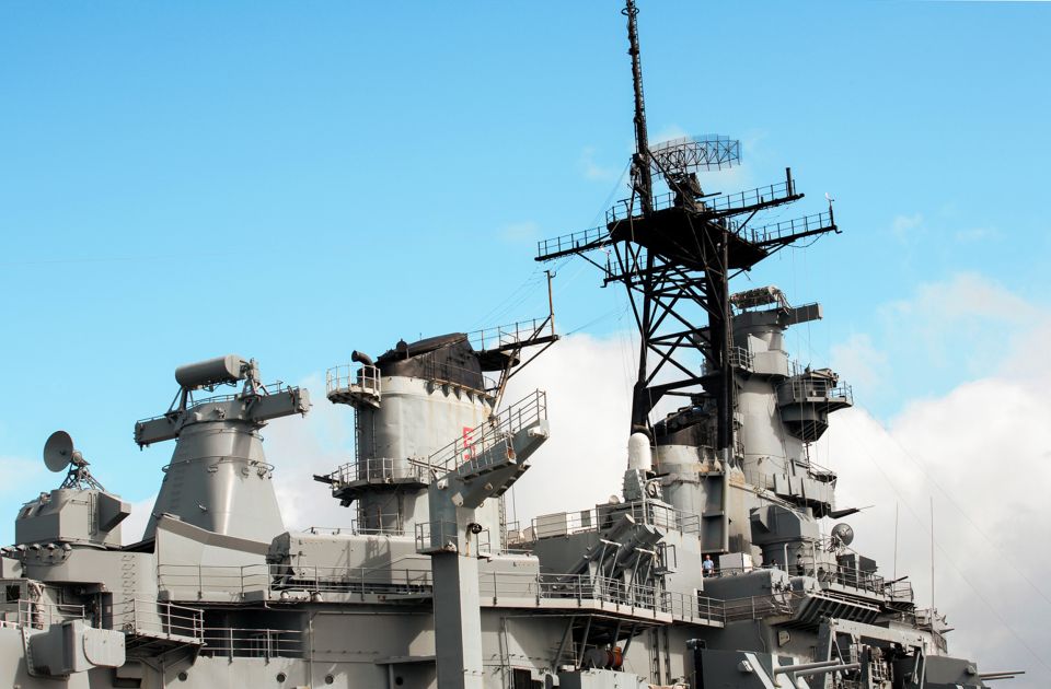 Oahu: Pearl Harbor, USS Arizona, and City Tour - The USS Arizona Memorial: brief visit, big impact
