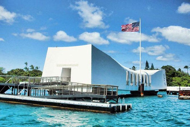 Oahu: Pearl Harbor USS Arizona Memorial - Entering Pearl Harbor: what you do with the time you’re given