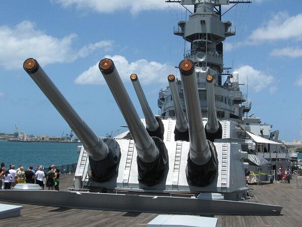 Oahu: Pearl Harbor USS Arizona Memorial & Battleship Missouri - Waikiki Pickup That Cuts Out the Headache