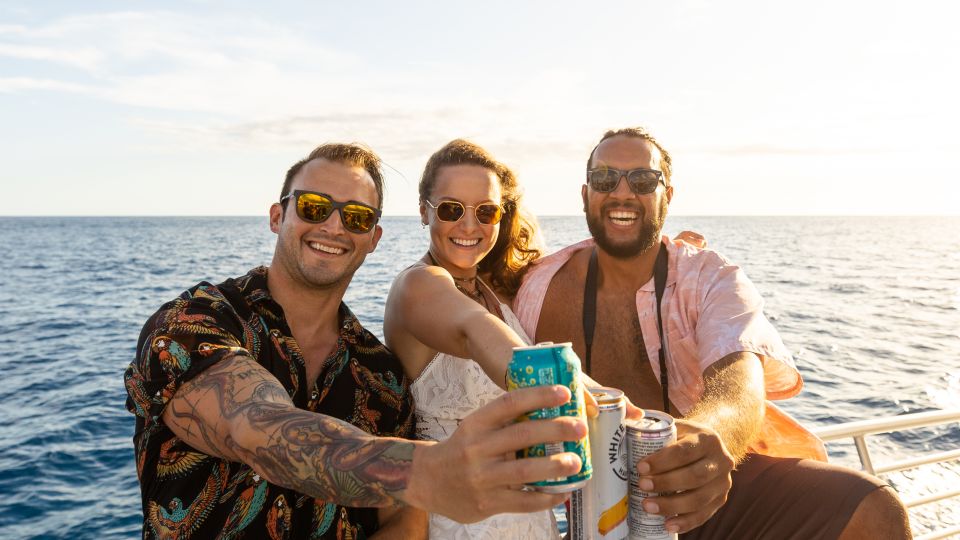 Oahu: Premium Waikiki Sunset Party Cruise with Live DJ - Friday night fireworks from the seaside