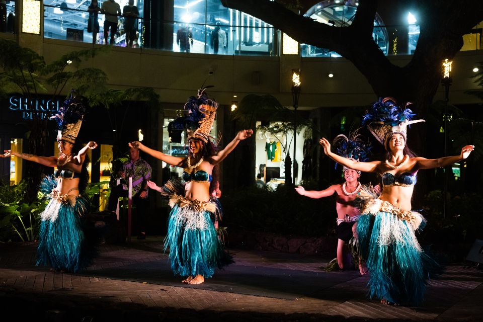 Oahu: Queens Waikiki Luau - Where Queens Waikiki Luau Fits in a Waikiki Day