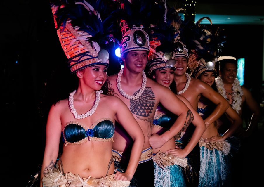 Oahu: Queens Waikiki Luau - International Market Place logistics: the mall setting and the walk-in vibe