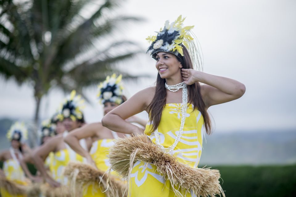 Oahu: Queens Waikiki Luau - The luau feast buffet: what’s served and how to eat it well