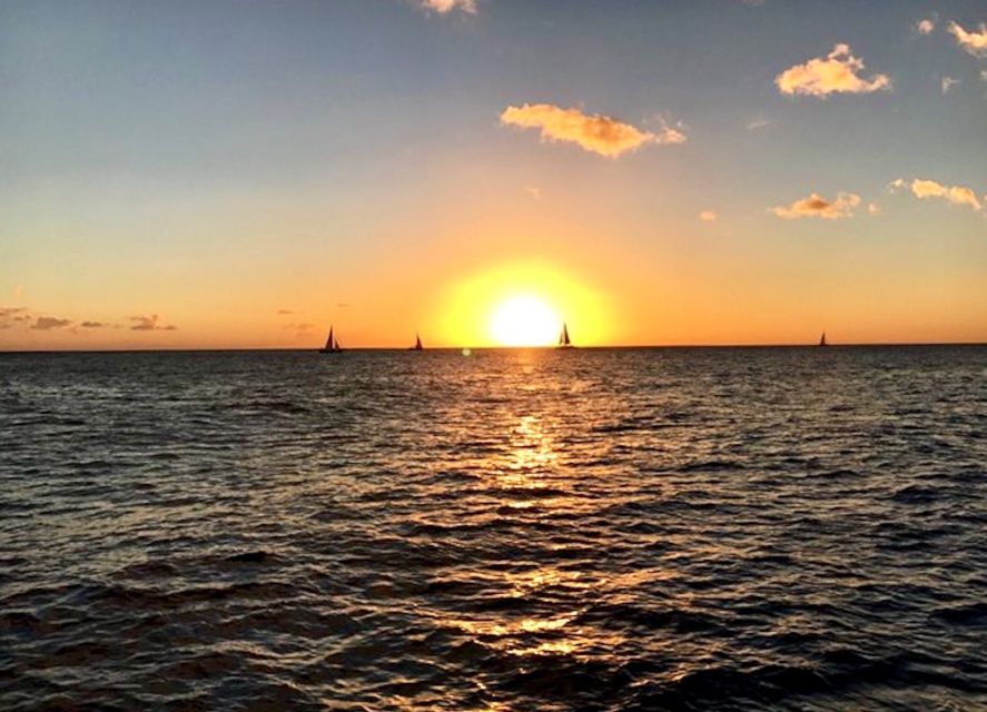 Oahu: Waikiki Glass Bottom Boat Sunset Cruise - Haleiwa Queen Comfort: Space, Shade, and a Restroom That Actually Helps