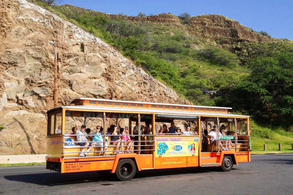 Oahu: Waikiki Trolley Hop-on Hop-off All-Line Pass - Red Line Through Kings, WWII, and the City/Art District