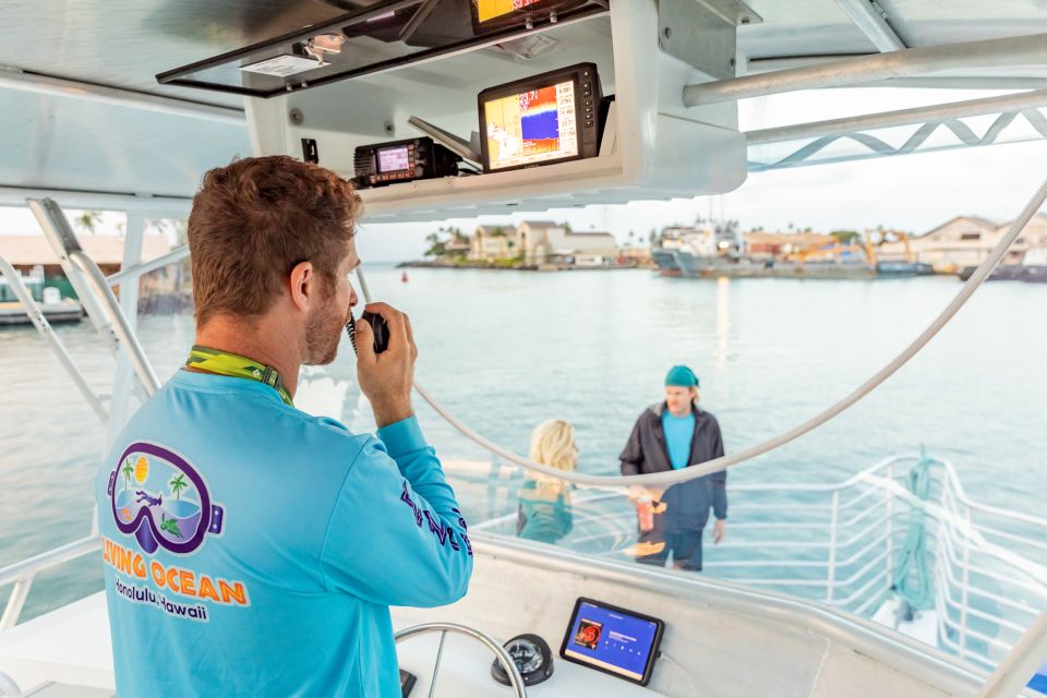 Oahu: Waikiki Turtle Canyons Cruise and Snorkel Excursion - How the Crew Makes This Work for Beginners