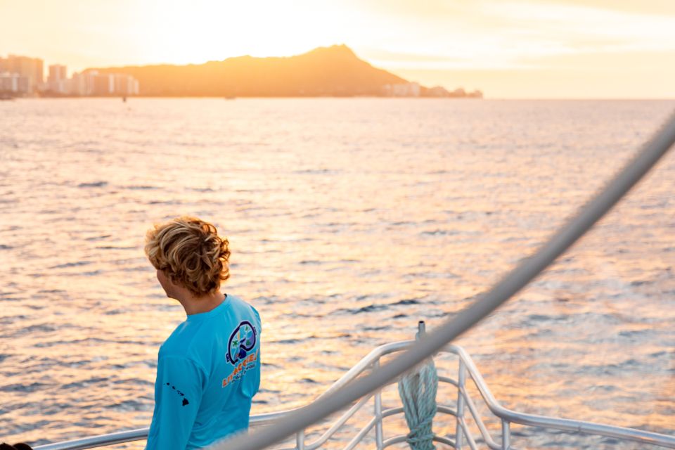 Oahu: Waikiki Turtle Canyons Cruise and Snorkel Excursion - Snacks, Non-Alcoholic Drinks, and That Post-Swim Reset