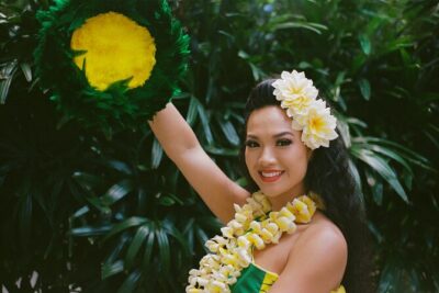 Paina Waikiki Luau at Waikiki Beach Marriott - Before the Show: Lei Making, Temporary Tattoos, and the Kamaʻāina Welcome