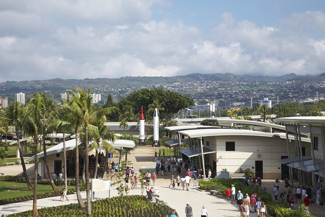 Pearl Harbor Arizona Memorial - Honolulu Tour - Submarine Access - King Kamehameha statue plus Honolulu landmarks by bus