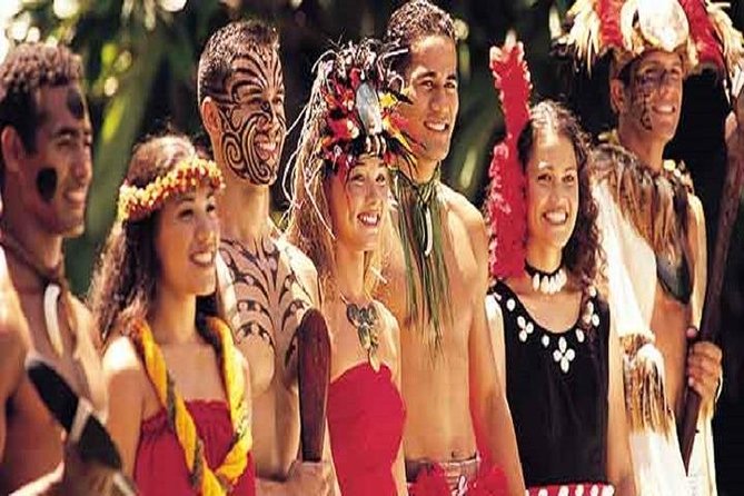 Pearl Harbor, Dole Plantation, and Polynesian Center from Waikiki - USS Arizona Memorial etiquette: quiet time is part of the value