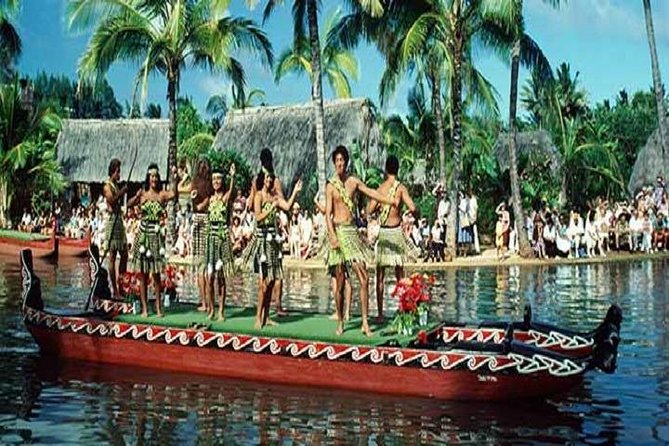 Pearl Harbor, Dole Plantation, and Polynesian Center from Waikiki - Dole Plantation: fun stop, but not a full pineapple day