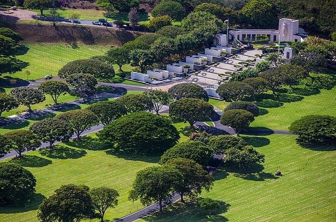 Pearl Harbor, National Memorial Cemetery and Honolulu City Tour - Downtown Honolulu by van: Kamehameha, Iolani Palace, and Kawaiahao Church