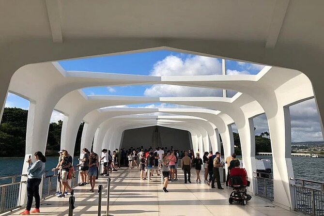 Pearl Harbor: USS Arizona Memorial & Battleship Missouri - Lunch break and keeping your energy steady