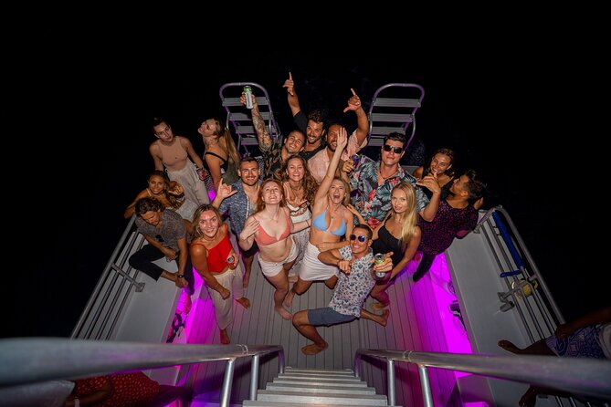Premier Waikiki Sunset Party Cruise with Live DJ and Full Bar - Wildlife Sightings Off Waikiki’s Coast: Dolphins and Green Sea Turtles