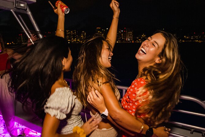 Premier Waikiki Sunset Party Cruise with Live DJ and Full Bar - Getting Comfortable: No Shoes, Close Seating, and Sea Feel